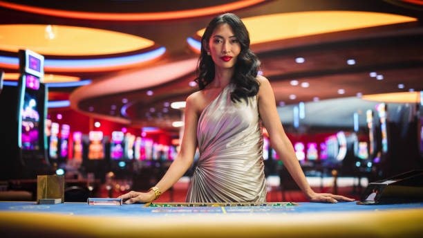 Người chơi trải nghiệm game slot online helo888 trên điện thoại tại Việt Nam
